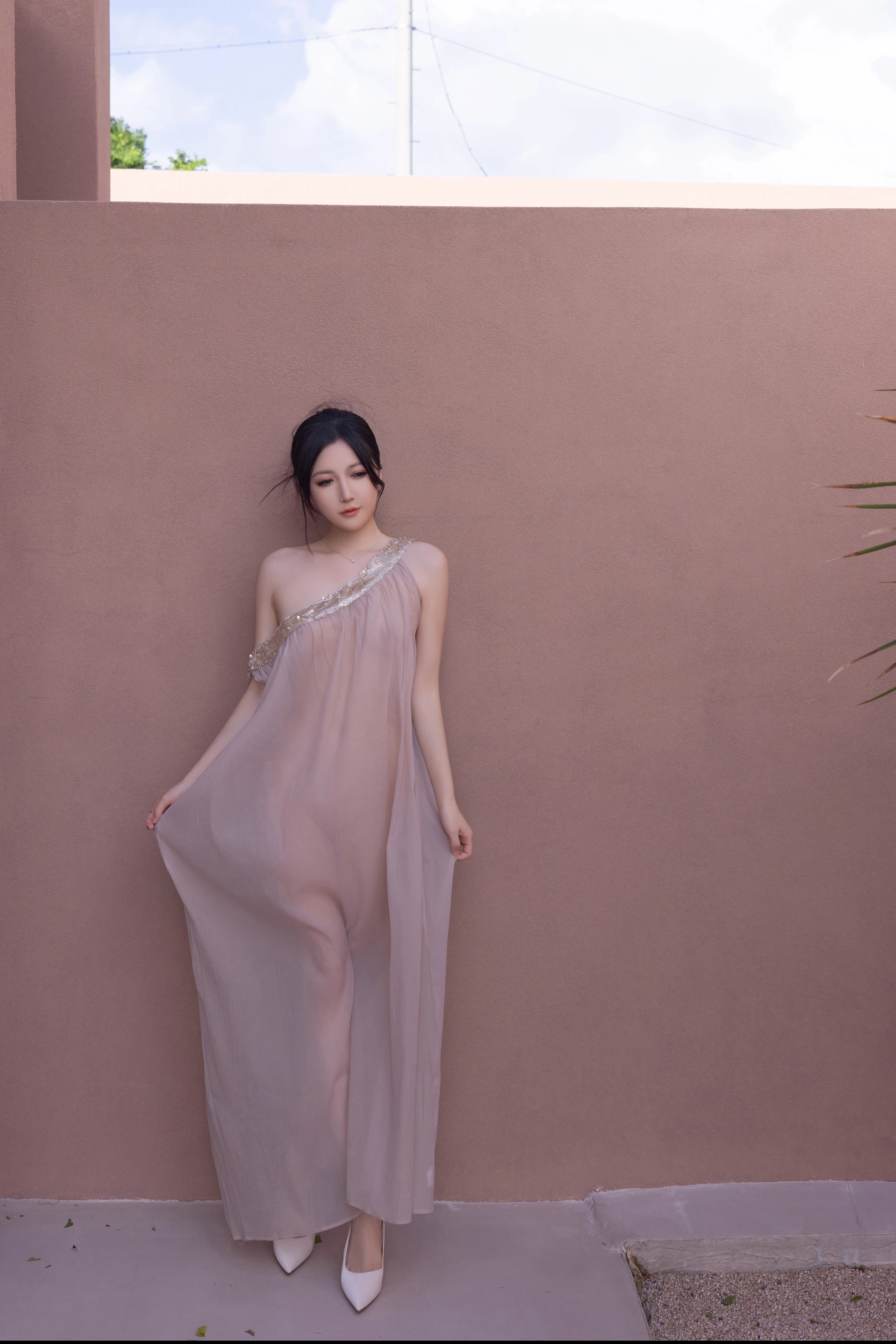 鱼子酱Fish（私拍）- NO.193 《抹胸芦苇女人》写真 1